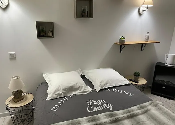 Panzió Le Regrimet Avec Parking Gratuit Et Prive Lens-Lestang